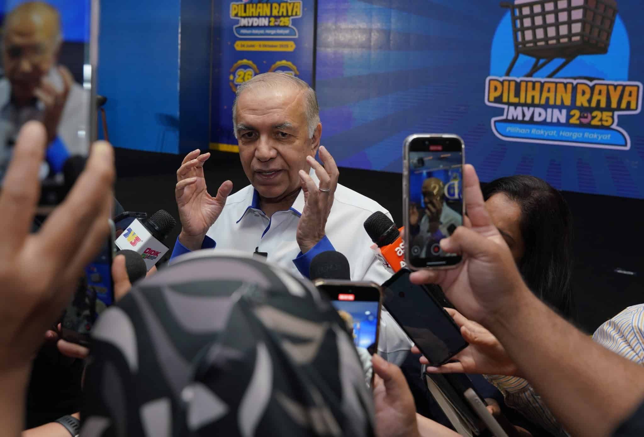 Avoid ‘scam’, there is no distribution of foreigners through supermarkets